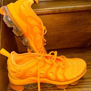 NIKE AIR VAPORMAX SNEAKERS